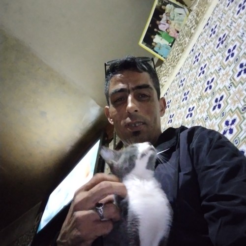 Hicham  E.