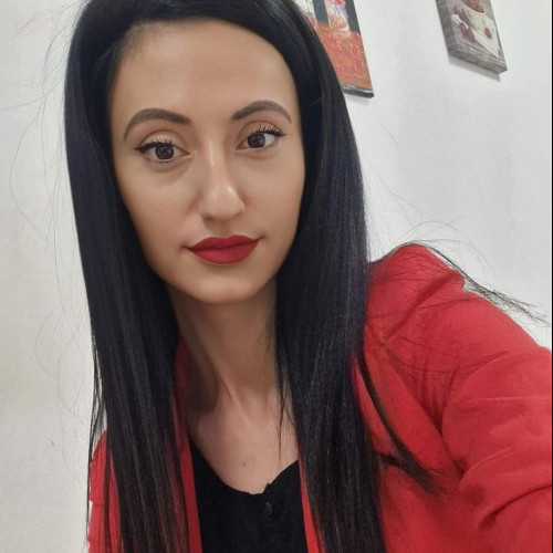 Violeta M.