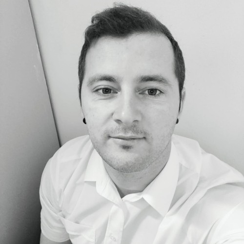 Ari G.