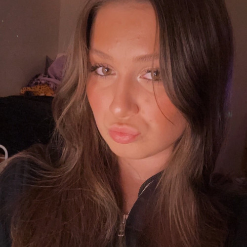 Elayna C.