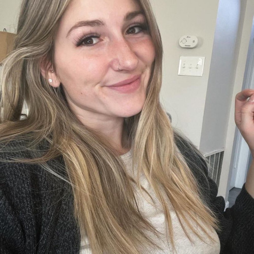 Elyse T.