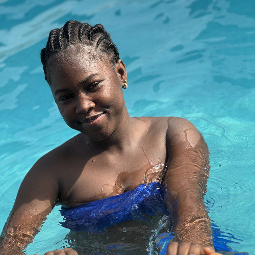 tee m. profile photo