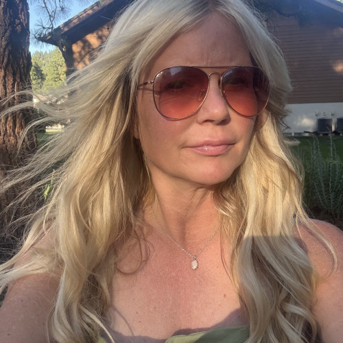 Julie T. profile photo