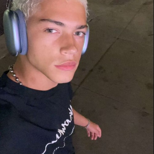 Newton J. profile photo