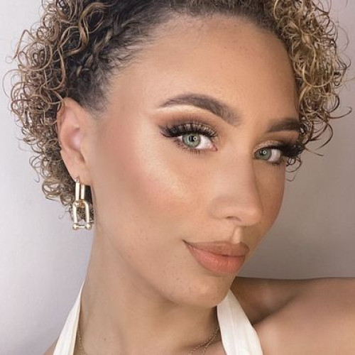 Layla  B. profile photo