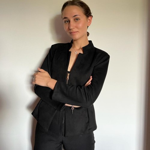 Elisa B.