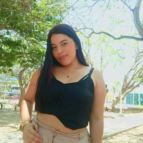 lore R. profile photo