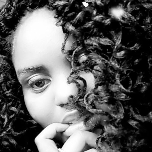 Viona R.