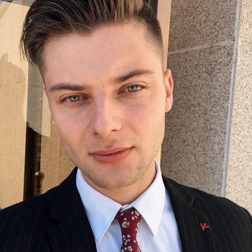 Max M.