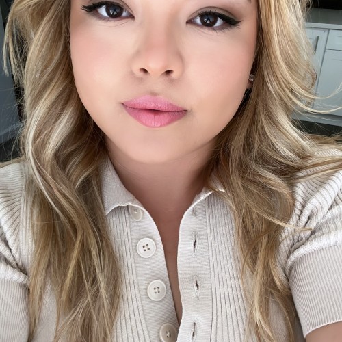 Angy B.