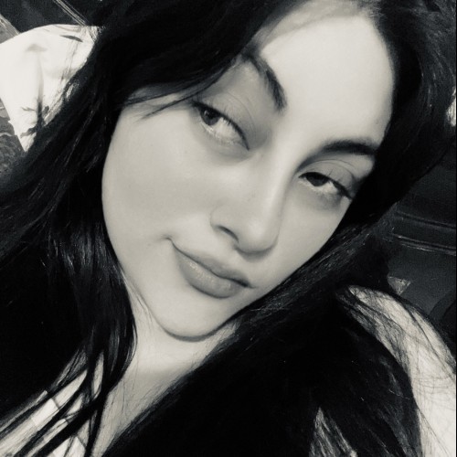 Laura R.