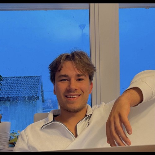 Lukas P.