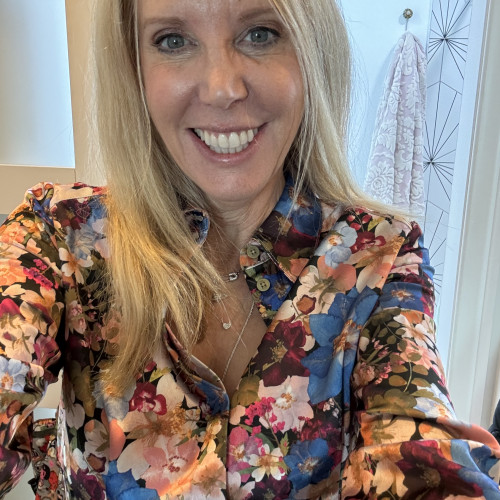 Angela L. profile photo