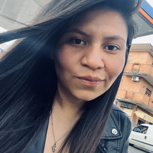 Desi M. profile photo
