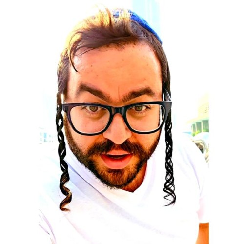 Avi G.