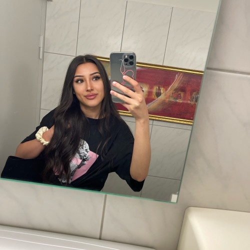 Melek S. profile photo