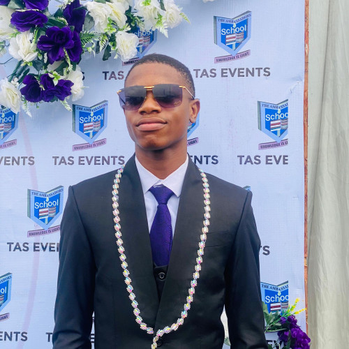 Oluwateniola  O. profile photo