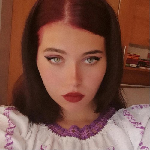 Elena R.