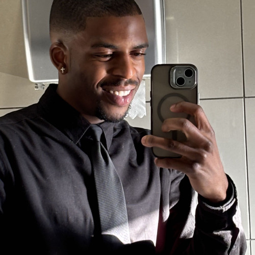 Wazi N. profile photo