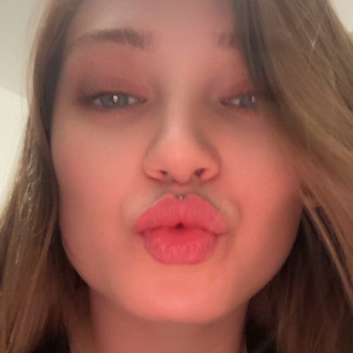 Ella L. profile photo