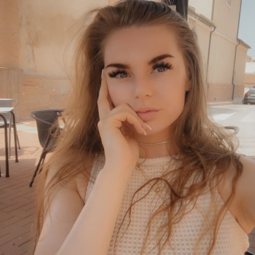 mollie b. profile photo