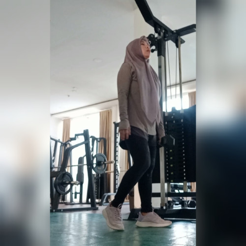 Dewi R.