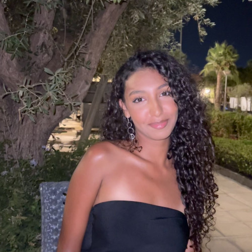 riri r. profile photo