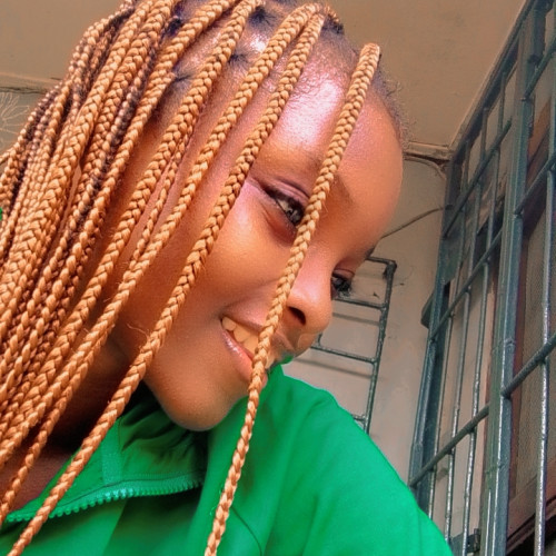 Fah F. profile photo