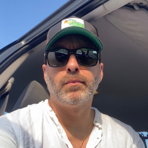 victor R. profile photo