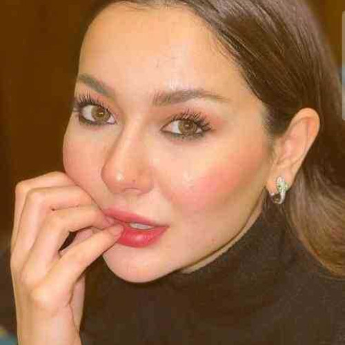 Ayesha M.