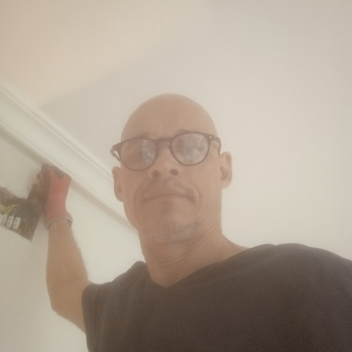 Carlos L. profile photo