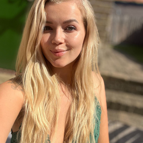 Roxanne T. profile photo