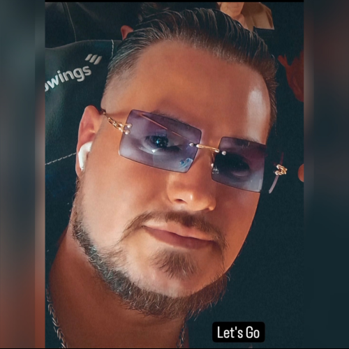 Robin  J. profile photo