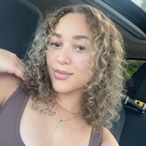 Bet R. profile photo