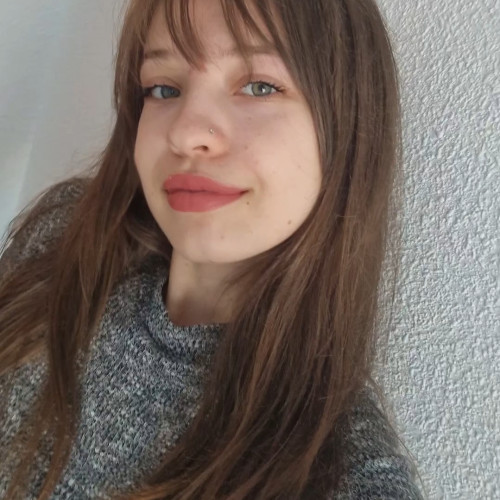 Gabriela R.