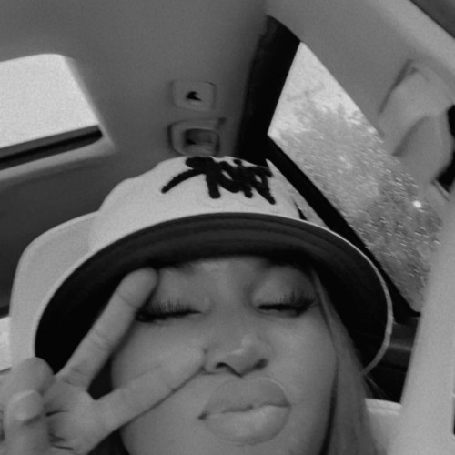 Kira M. profile photo