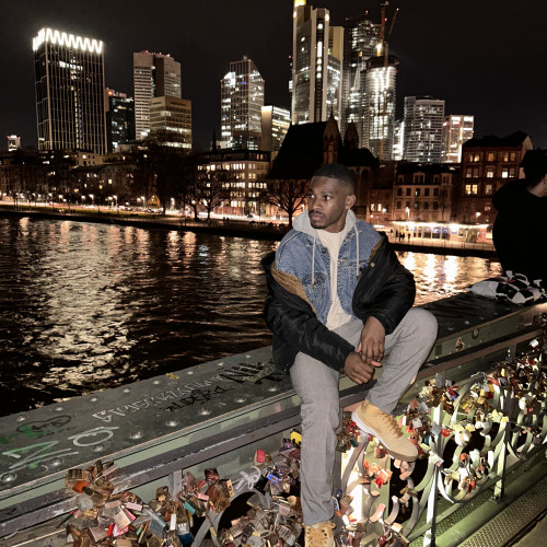 Jhony R. profile photo