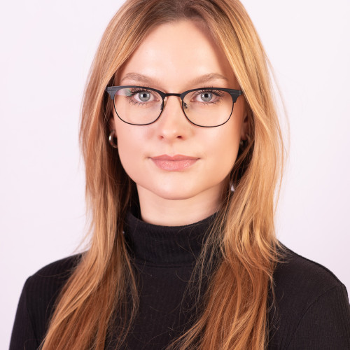 Alina J.