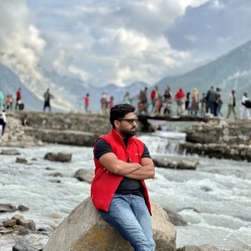 Naeem R.