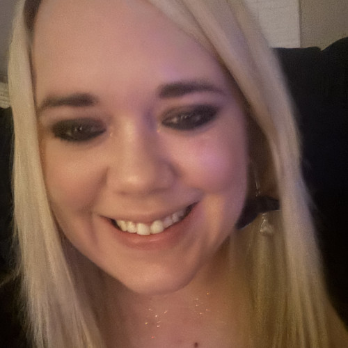 Holly  D. profile photo