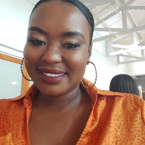 Thozama M. profile photo