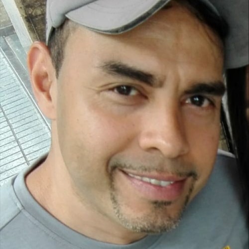 Manu A.