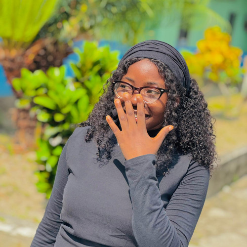 Vee R. profile photo