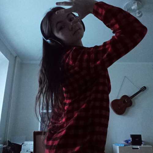 Iris t. profile photo