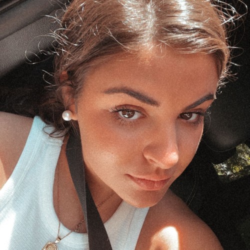 Julia  T.