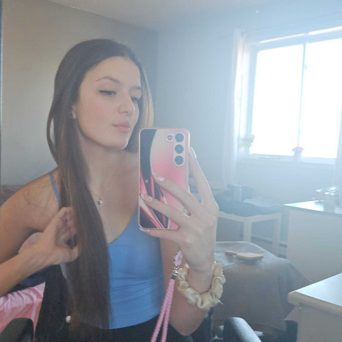 rose b. profile photo