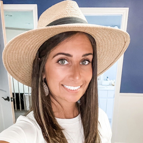 Dee C. profile photo