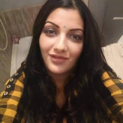 Amina C.