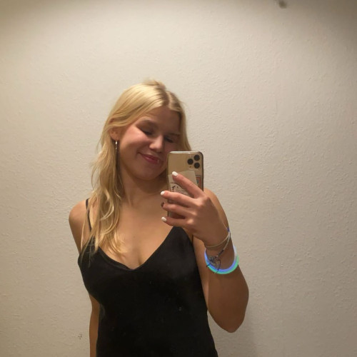 Nina E.