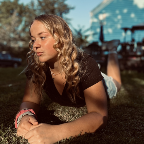 Mik H.